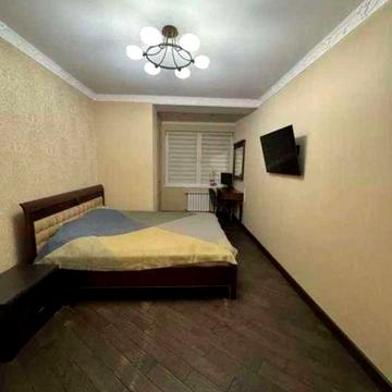 Здається 2-кімнатна квартира,вул.Макіївська,10Б