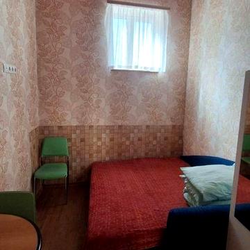 Сдам 1-ком. Серова / Разумовская. Можно на короткий срок.