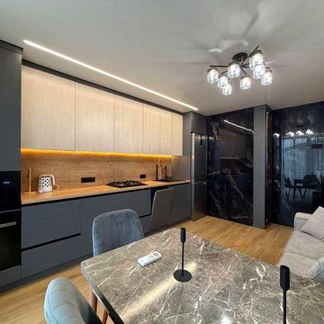 БЕЗ КОМІСІЇ! 1-кімнатна + кухня-студія з гардеробом і охороною!