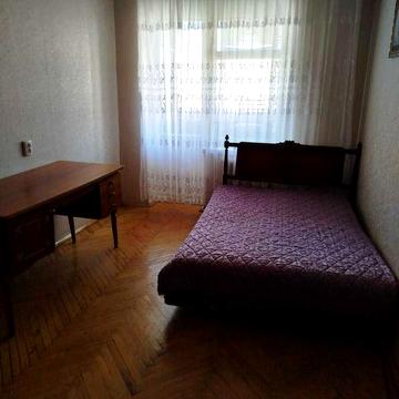 двокімнатна квартира , метро « Героїв Дніпра » 15хв.пішки