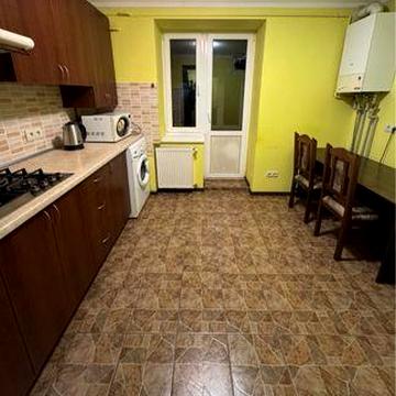 Продаж трикімнатної квартири