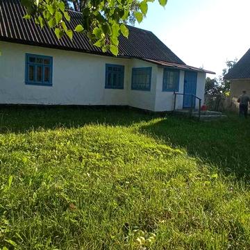 Продаж будинку у селі