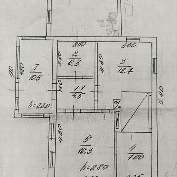 Будинок з земельною ділянкою