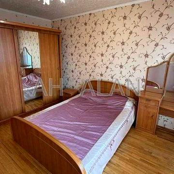 Аренда трехкомнатной квартиры по ул. Вишняковская 7-Б Дарницький район