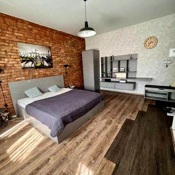 Оренда стильної студії на Дзержинці