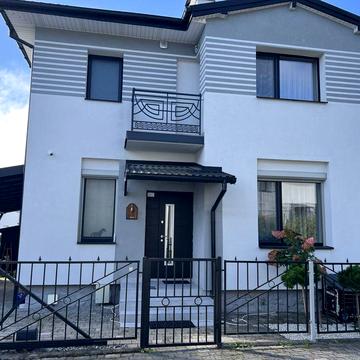 Оренда . Сучасний котедж в центрі Трускавця.Будинок