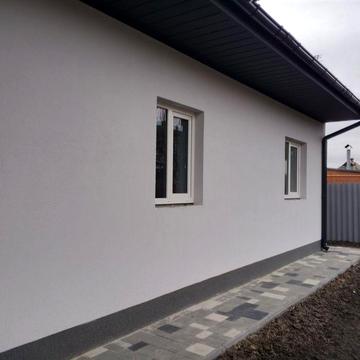 Продаю дом современной постройки в  тихом центре г.Мерефа