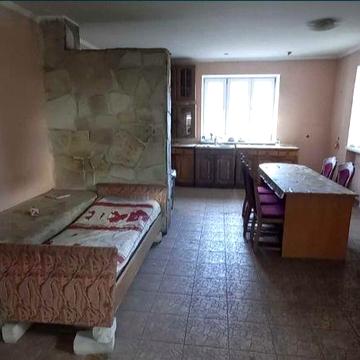 Здам великий будинок на тривалий термін