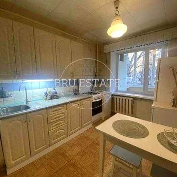 Купи квартиру Центр Арсенальна Низький поверх Печерськ Кловська є Газ