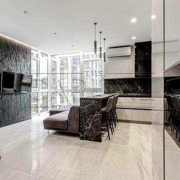 Джона Маккейна вул. (Івана Кудрі), 1