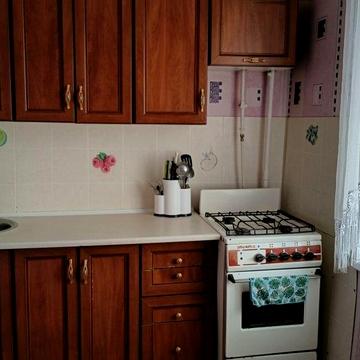 Продам 2 к.квартиру.2й поверх.Район 7 вітрів.