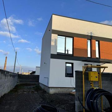 Продам готовий двоян з міськими комунікаціями+газ