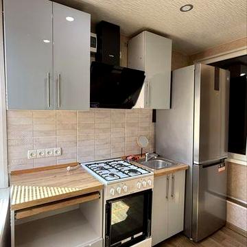 Продаж двокімнатної квартири з ремонтом у приватному секторі