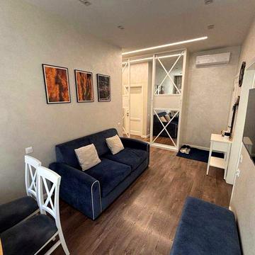 Продам дизайнерскую 3к сталинку в нагоном районе. Центр, ул. Шевченко!