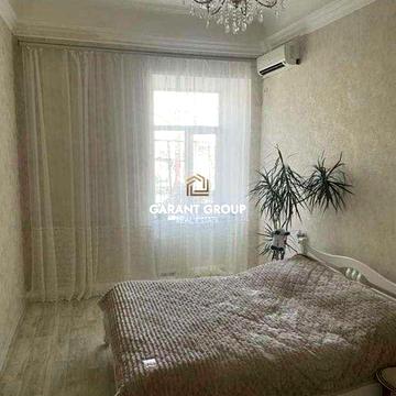 Двокімнатна комунальна квартира з власними зручностями / Новий ринок