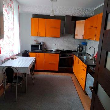 Здається будинок