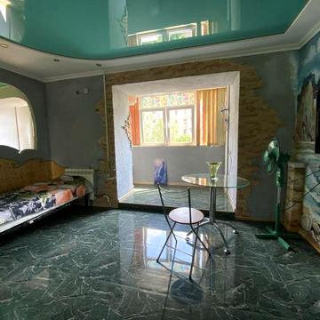 Продаж розкішної з дизайнерським ремонтом  в цеглі!