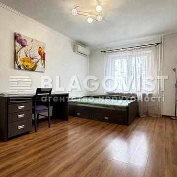 Продаж 3-к квартири 96.2 м.кв. Ремонт О.Екстер (М.Цвєтаєвої), Троєщина