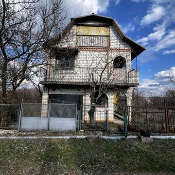 Продається затишна дача