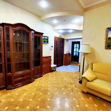 Алчевських вул. (Артема), 27б