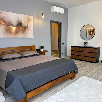 Новая семейная двухкомнатная квартира 112 м, 2 спальни + кухня-студия