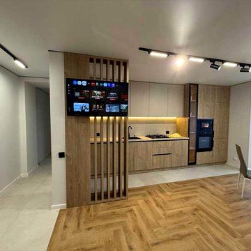 Сучасна квартира з терасою, 2 кімн + кухня студія.