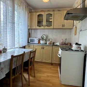 продаж 2кім квартири на зеленій