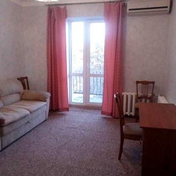 Продам 2 ком квартиру ул.Семинарская Центр сталинка ремонт (155-649)