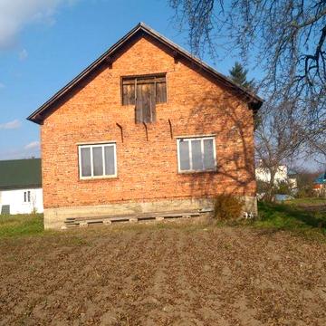 Продаж будинку із земельною ділянкою