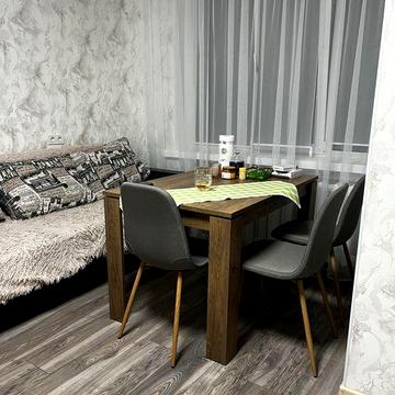 Здається квартира у гуртожитку ближнє Старе місто.