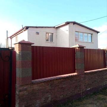 Продаж двоповерхового будинку