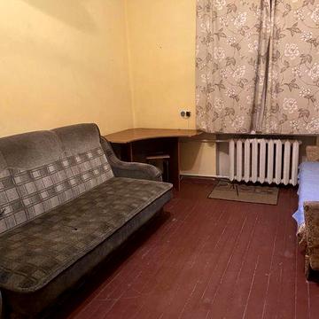 Продам 1к кв. на вул. Макарова