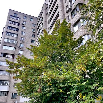 Новаторів вул., 9