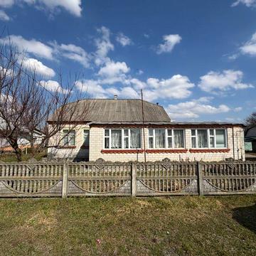 Продам будинок з великою ділянкою