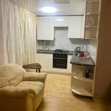 Продам 3 к. квартиру, поруч з метро Ботанічний сад.