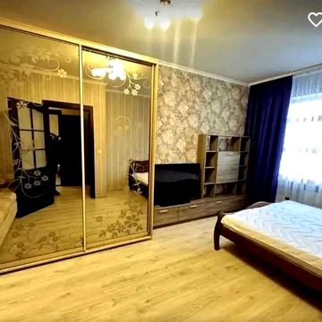 (1 кімнатна кварт., вільна 9000 за все)