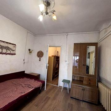 1 ком. квартира ( фасадний вход) АГВ Центр