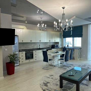 Сдам стильную с летом большую 3 комн . Аркадия 26жемчужина Генуэзкая