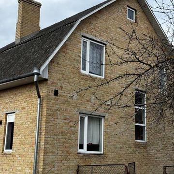 Цегляний будинок центр Корнина