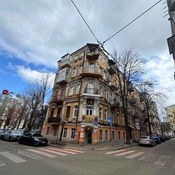 Продам квартиру вул Олеся Гончара 13/4 Стрітенська Доревол з ліфтом