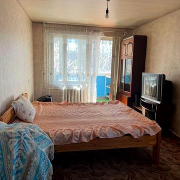 Воскресенський проспект  6 ( б.р.Перова)5/5 світла