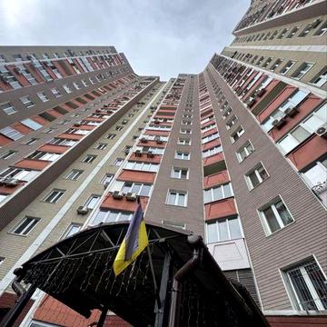Продам 2 комнатную 65 м.кв.в новом доме с генератором