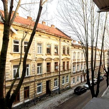 Продаж 2к квартири в Залізничному районі по вулиці Одеська