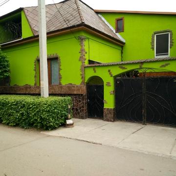 Будинок в центрі міста, 5хв. пішки від термальних басейнів.