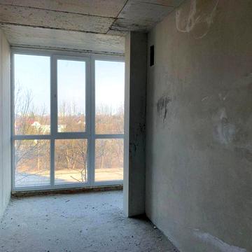 Продається трикімнатна квартира біля Арсену