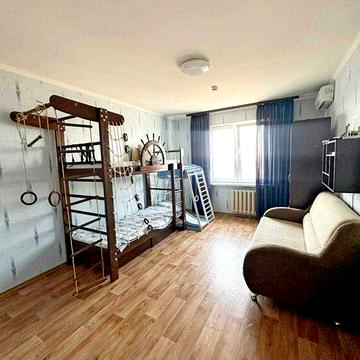 Продам велику 2-кім. квартиру по вул.Григорія Ващенко, метро Осокорки. ЖК Молодіжний квартал