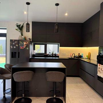 Двоповерховий будинок з сучасним ремонтом у Дмитрівці! Закрите КМ