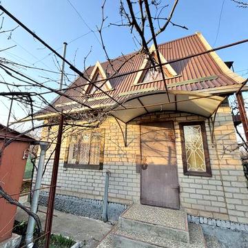 Продаж дачі в центрі Карачунів