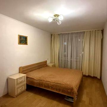 Продаж 2-кімнатноі квартири в цегляному будинку, Л. Лукʼяненка!