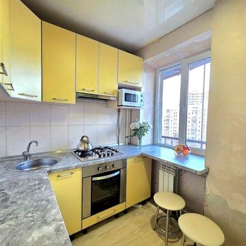 Продам 2х к.кв метро Вокзальная,  58 кв.м, Центр